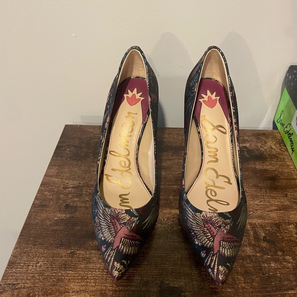 Multicolor heels. - Picture 2 of 4